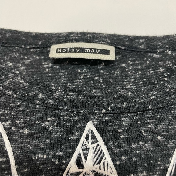 NOISY May "Eye of Horus" 3/4 Sleeve Top, Textured Marled Grey, Size Small​ - Picture 8 of 8